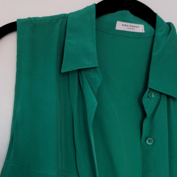 100% silk equipment sleeveless top - Picture 2 of 2